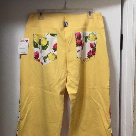 Nilla Shields Lemon Drop Capris - Picture 2 of 5